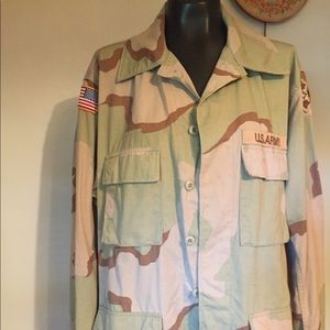 Men’s original Army camo shirt. Size Large Long
